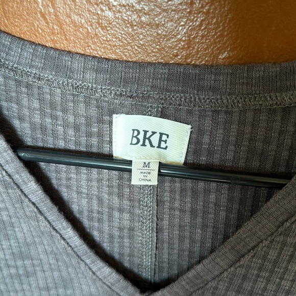 BKE 2-Tone Gray Loose Fitting Ribbed Knit Tank Women’s Medium - Picture 6 of 8